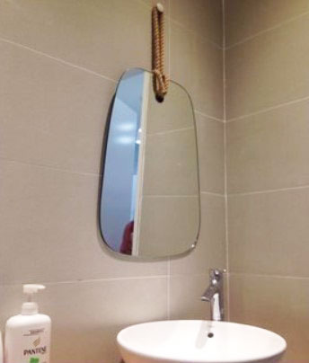 Gương phòng tắm hình rẻ quạt