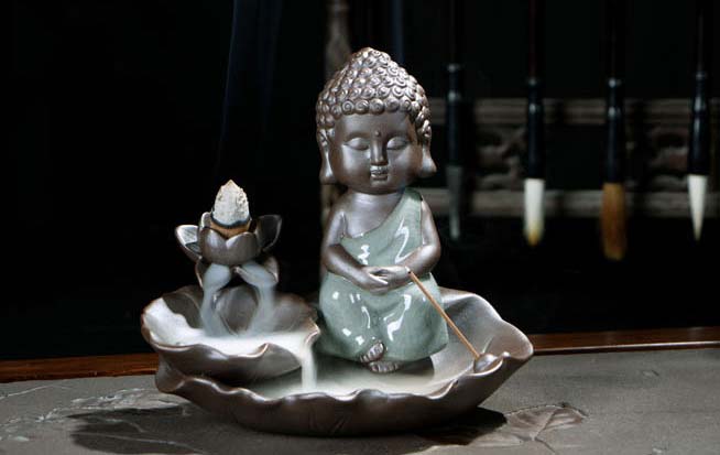 Thác khói trầm hương Tiểu Phật Tọa Thiền